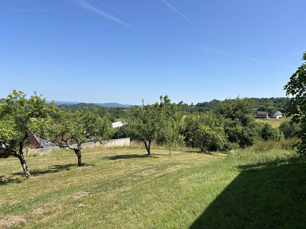 Maison à BRIGNAC-LA-PLAINE