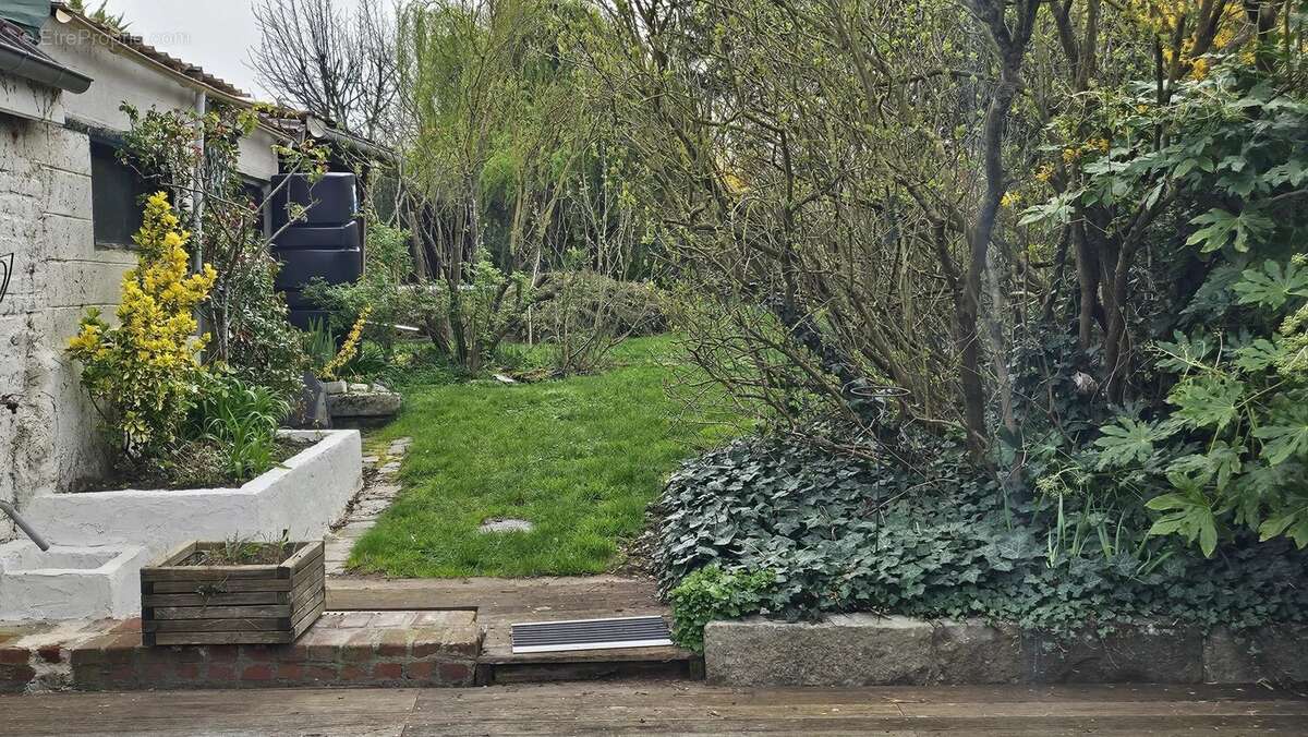 Maison à NEUVILLE-EN-FERRAIN