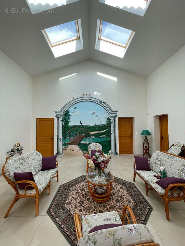 Maison à NEUVILLE-DE-POITOU