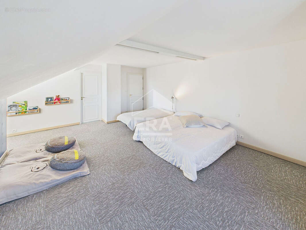 Appartement à ONET-LE-CHATEAU