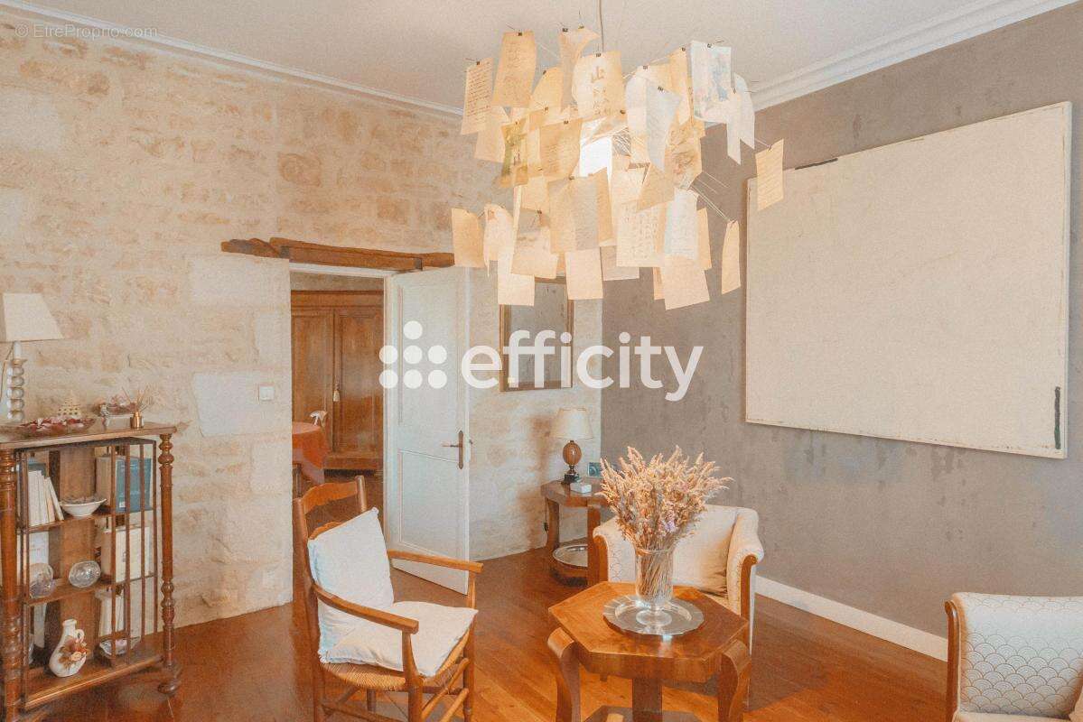 Maison 255 m² à Fontenay-Le-Comte  - photo 5