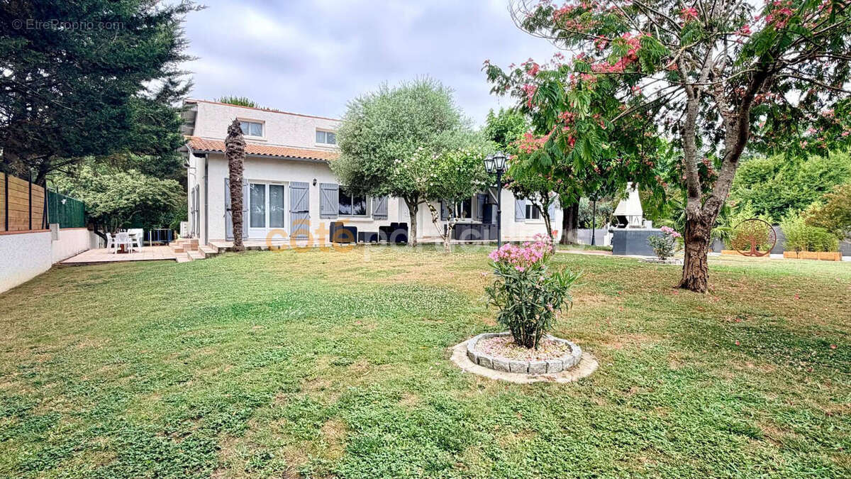 Maison 7 pièces 160m², avec piscine - photo 2