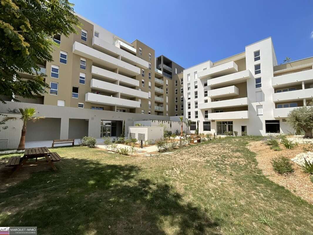 APT T3 offrant 68 m² avec terrasse 15 m² et parking au 3° étage avec ascenseur... - photo 14