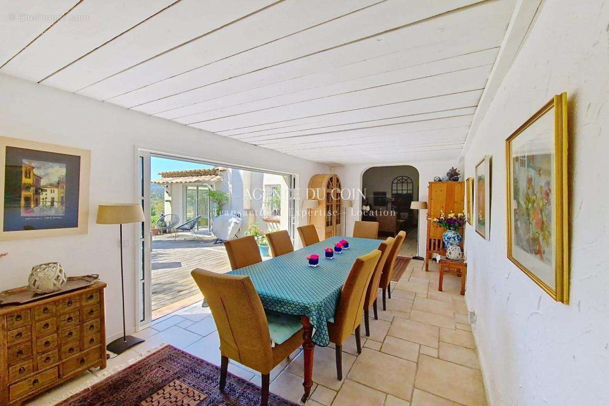 Maison à LE MUY