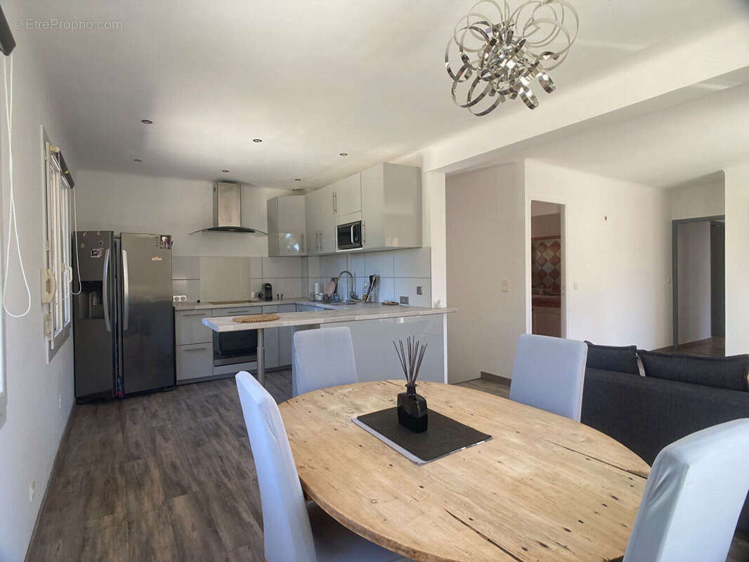 Appartement à LE CASTELLET