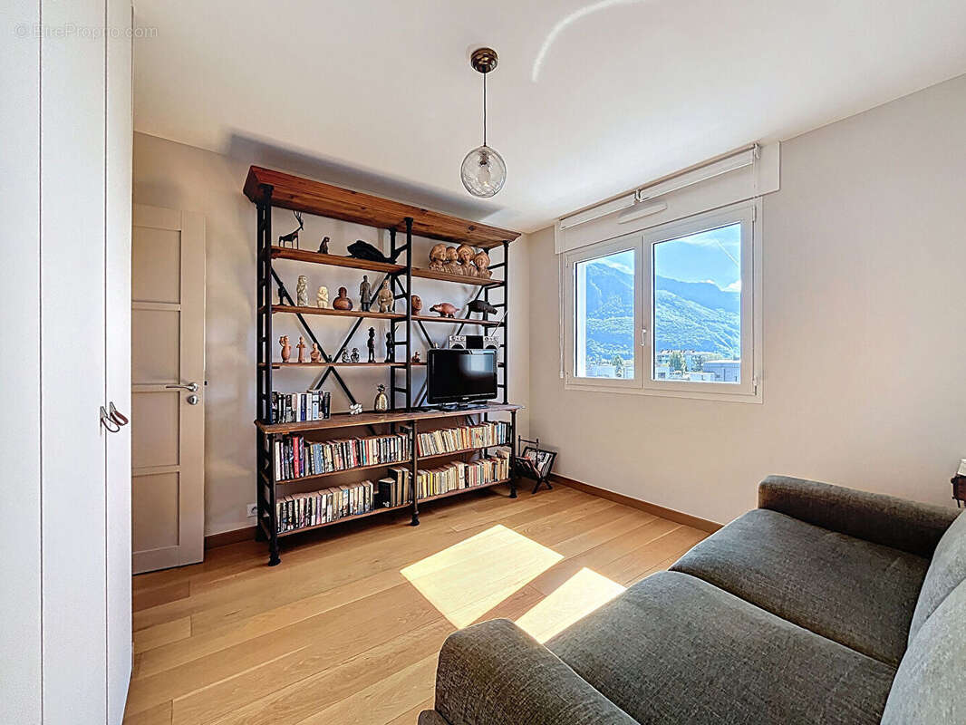 Appartement T4 95 m² rénové au coeur du Triangle d'Or d'Annecy - photo 10