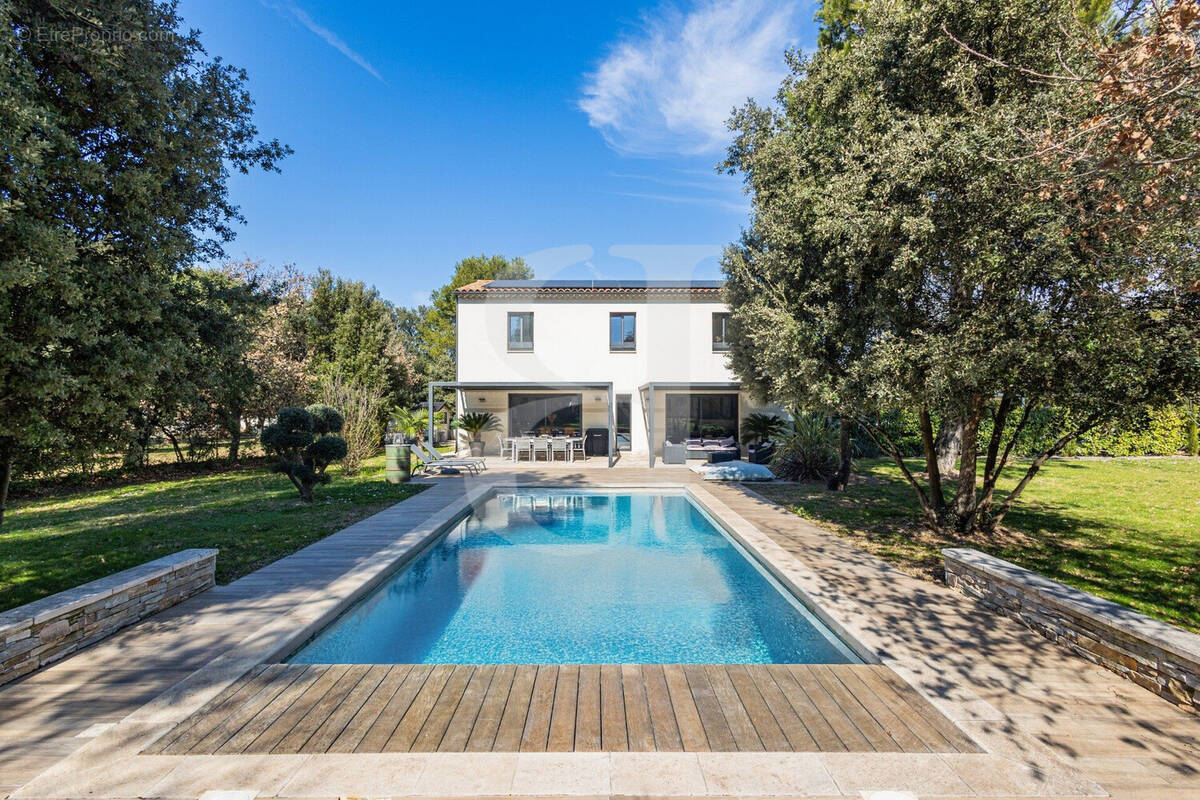 Maison à PERNES-LES-FONTAINES