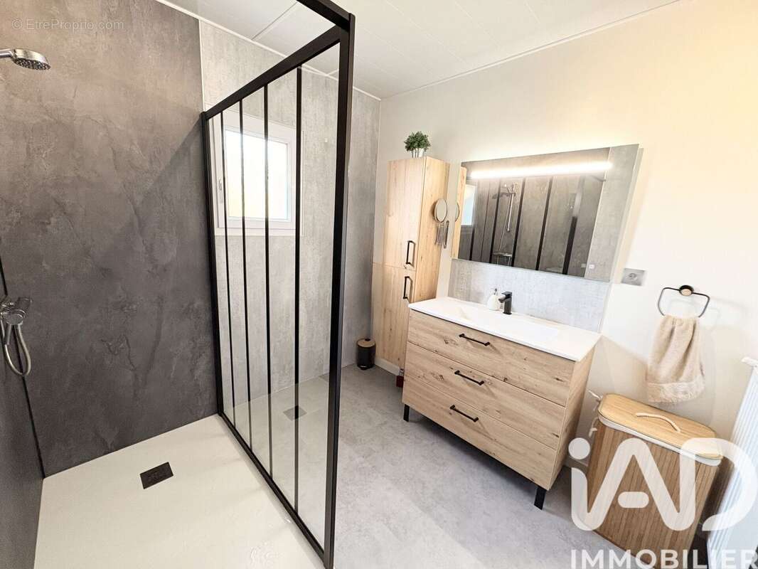 Photo 8 - Maison à AVRILLE