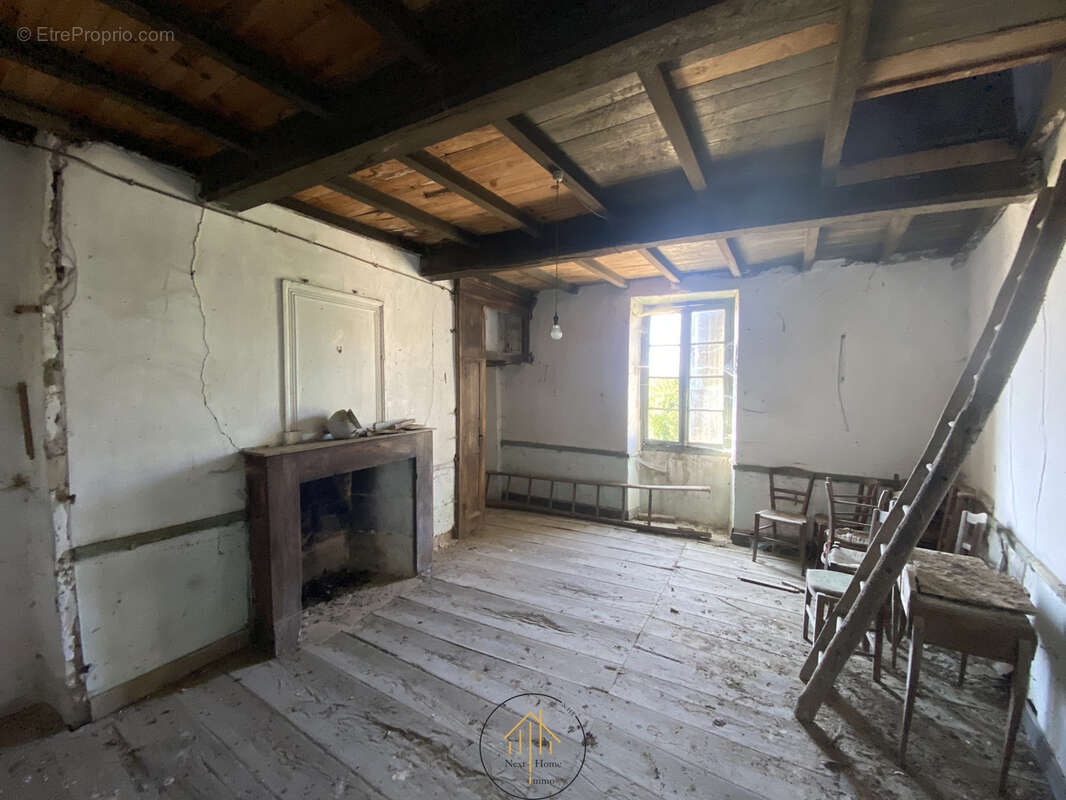 Propriété Ancienne à Rénover avec Caractère - Brossac - 1 Hectares - photo 7