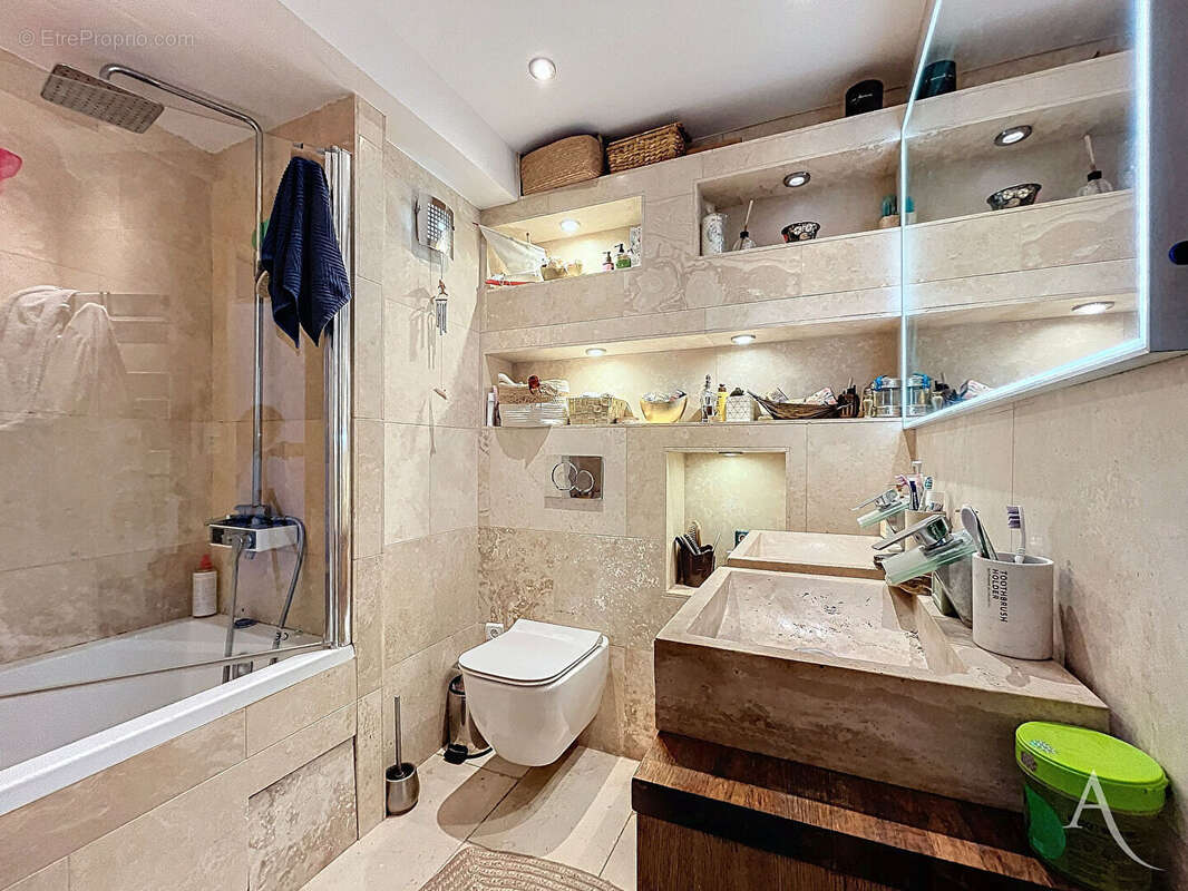 Appartement à PARIS-20E