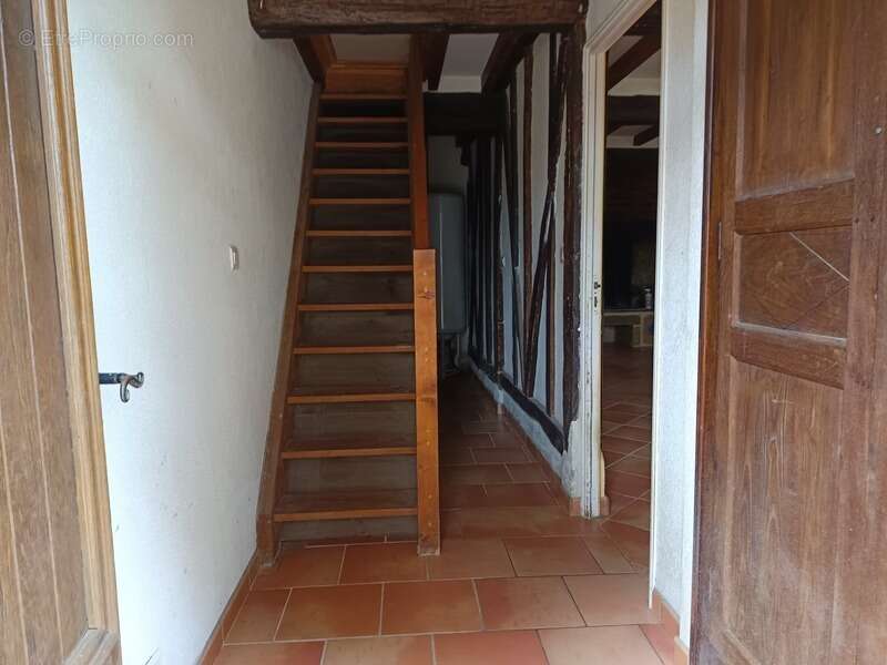 Propriété d'Exception : 2 Maisons, 450 m² de Dépendances et 6 Hectares de Terres - photo 17