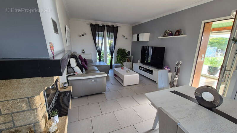 Maison à PORT-SAINTE-MARIE