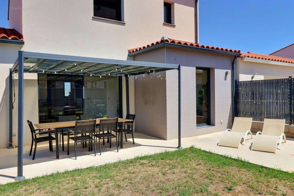 Maison à SAINT-GENIS-DES-FONTAINES