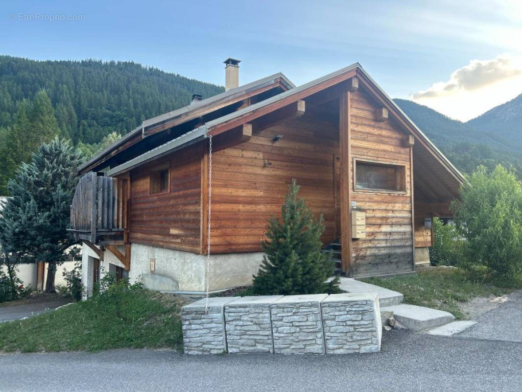 Maison à LA SALLE-LES-ALPES