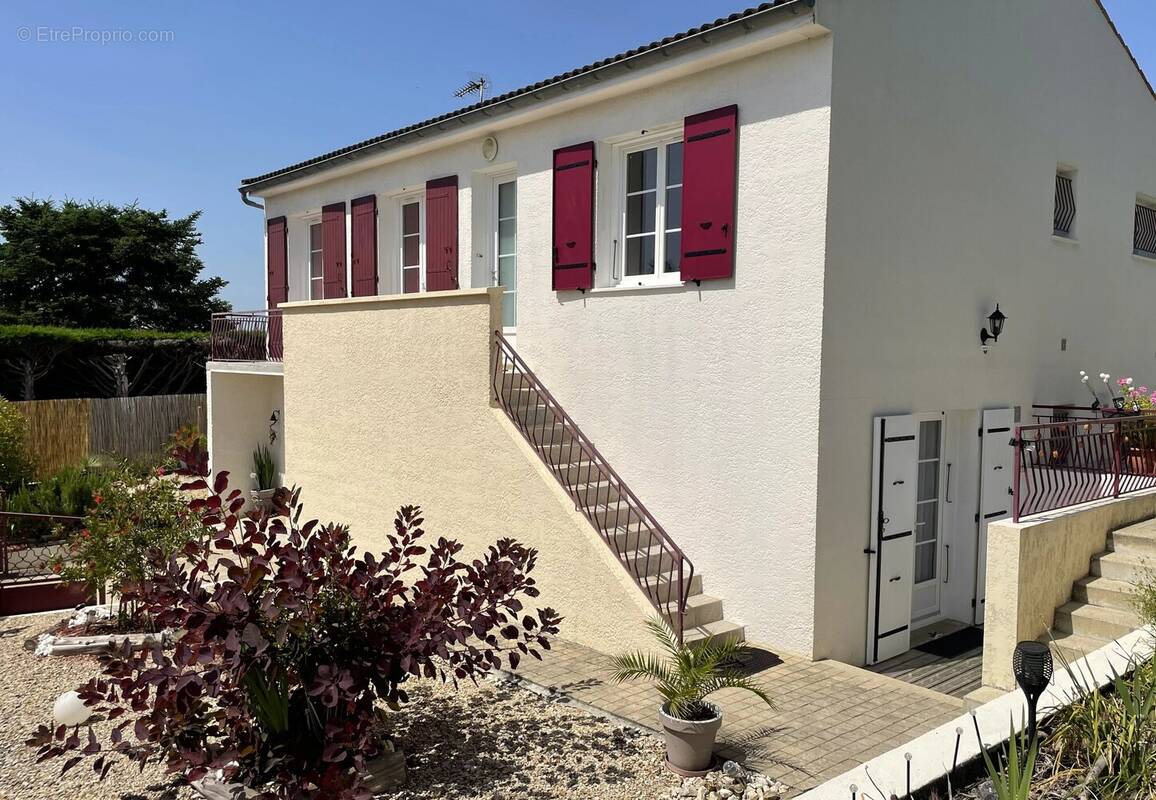 Maison à SAINTES