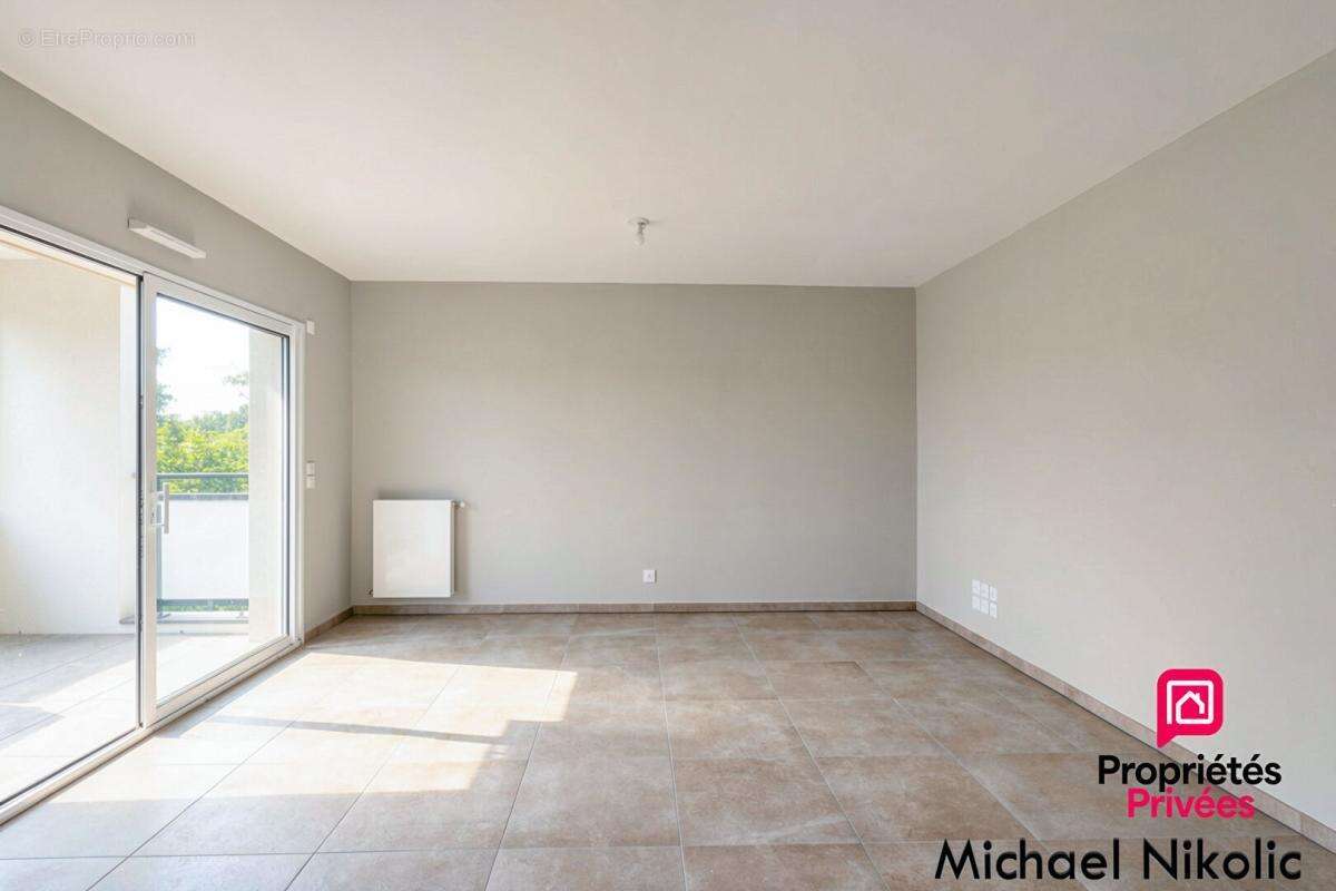 Appartement à CHARBONNIERES-LES-BAINS