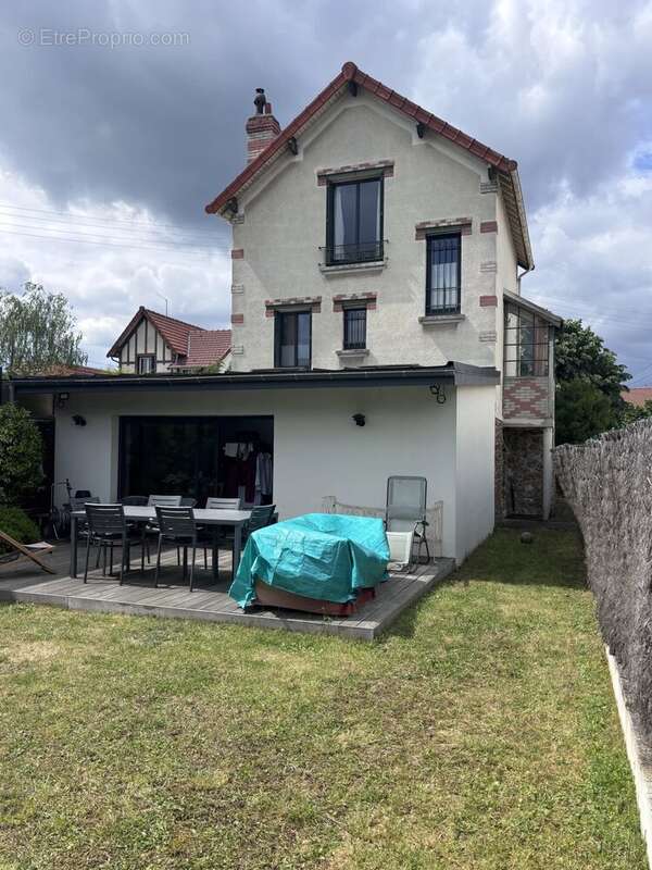 Maison à SARTROUVILLE