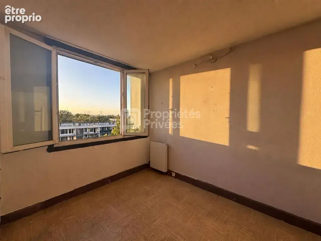 94190 VILLENEUVE SAINT GEORGES - T3 Appartement familial lumineux de 64 m² avec box - Vue dégagée - photo 3