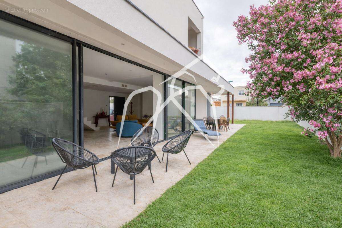 Maison à VILLENEUVE-LES-MAGUELONE