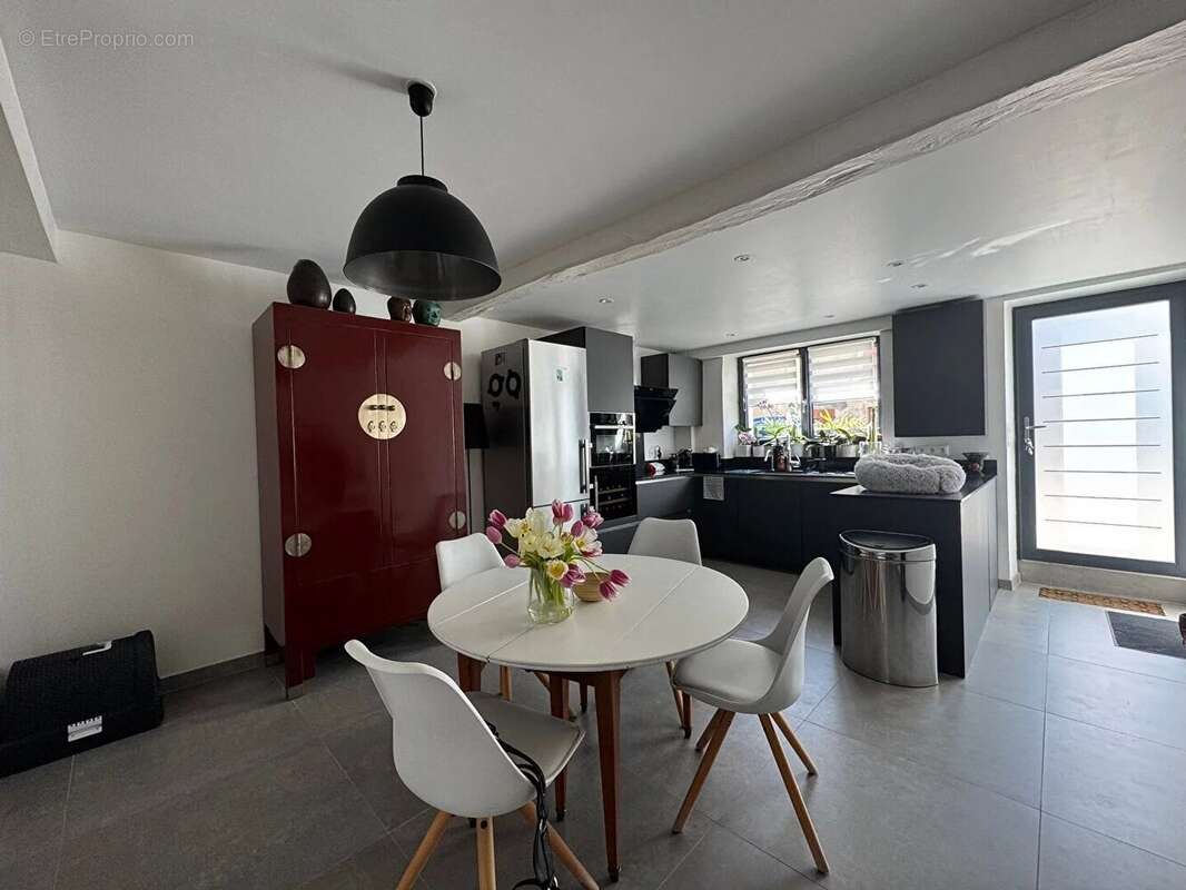 Maison à SAINT-NOM-LA-BRETECHE