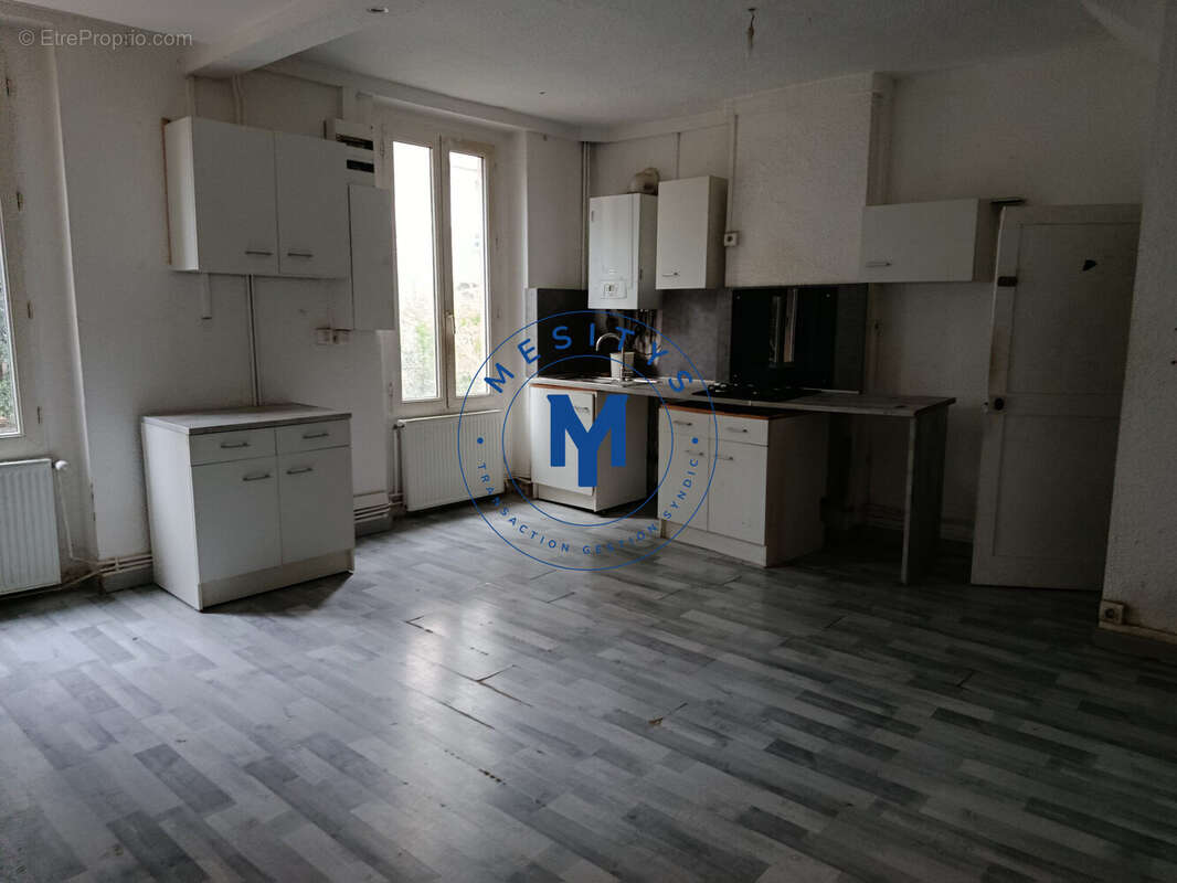 Appartement à SAINT-ETIENNE