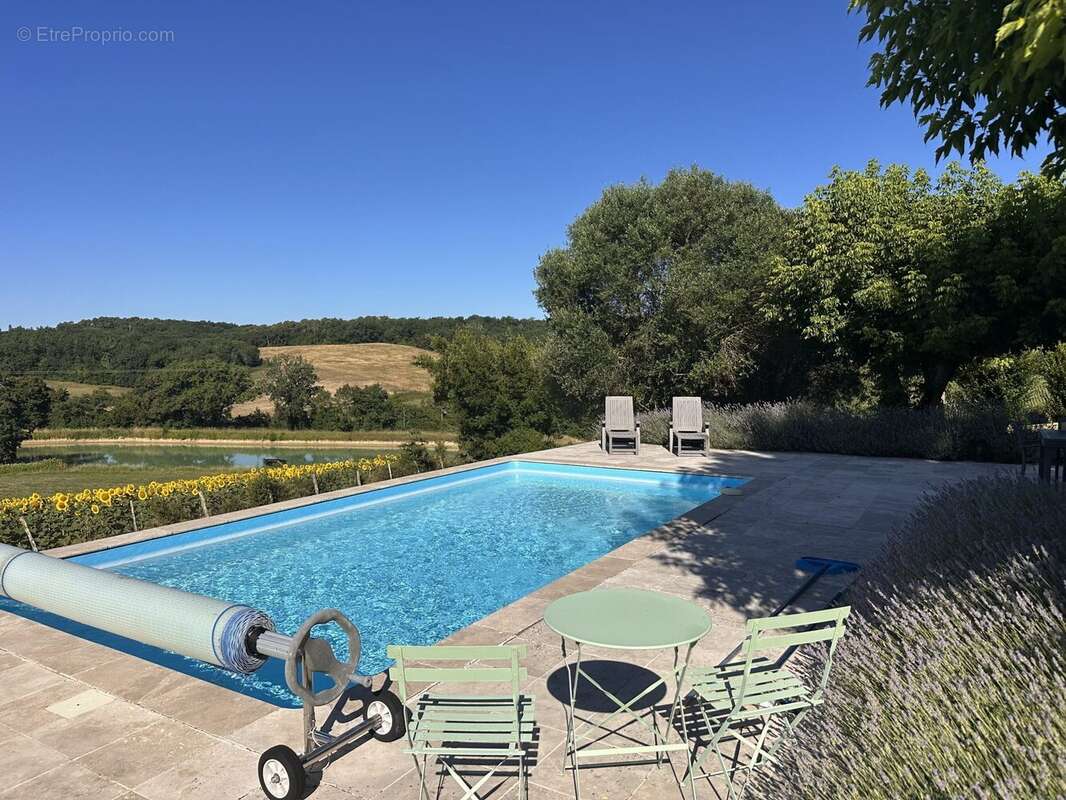 Maison 179 m² à Duras  - photo 2