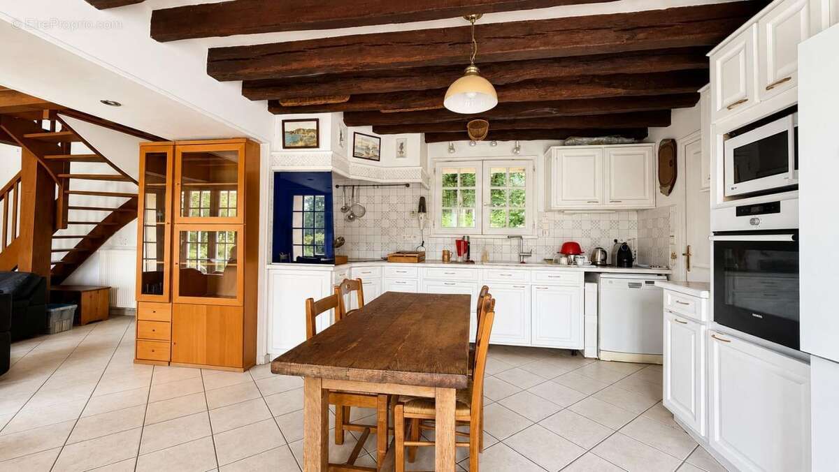 Maison à GUIGNEVILLE-SUR-ESSONNE