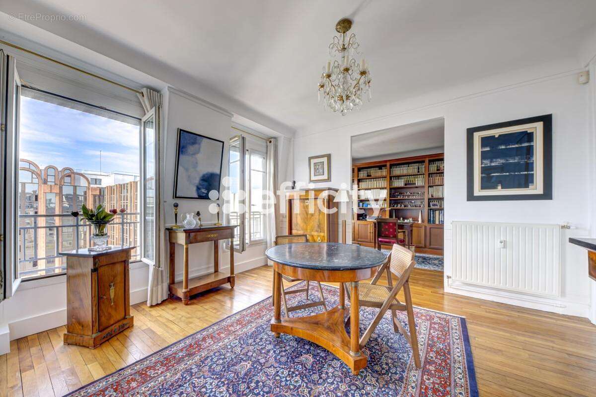 Appartement à LEVALLOIS-PERRET