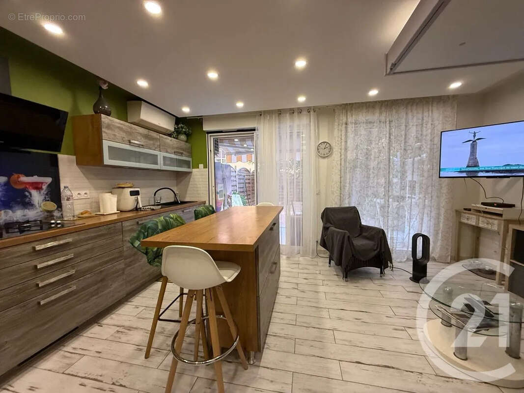 Appartement à ROQUEBRUNE-CAP-MARTIN