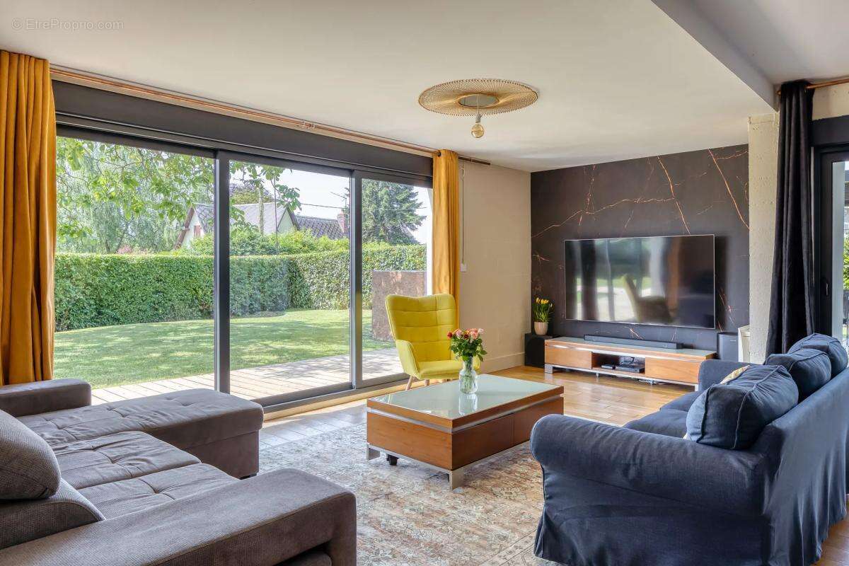 Maison de 7 pièces de 250 m² situé à Caumont - photo 5