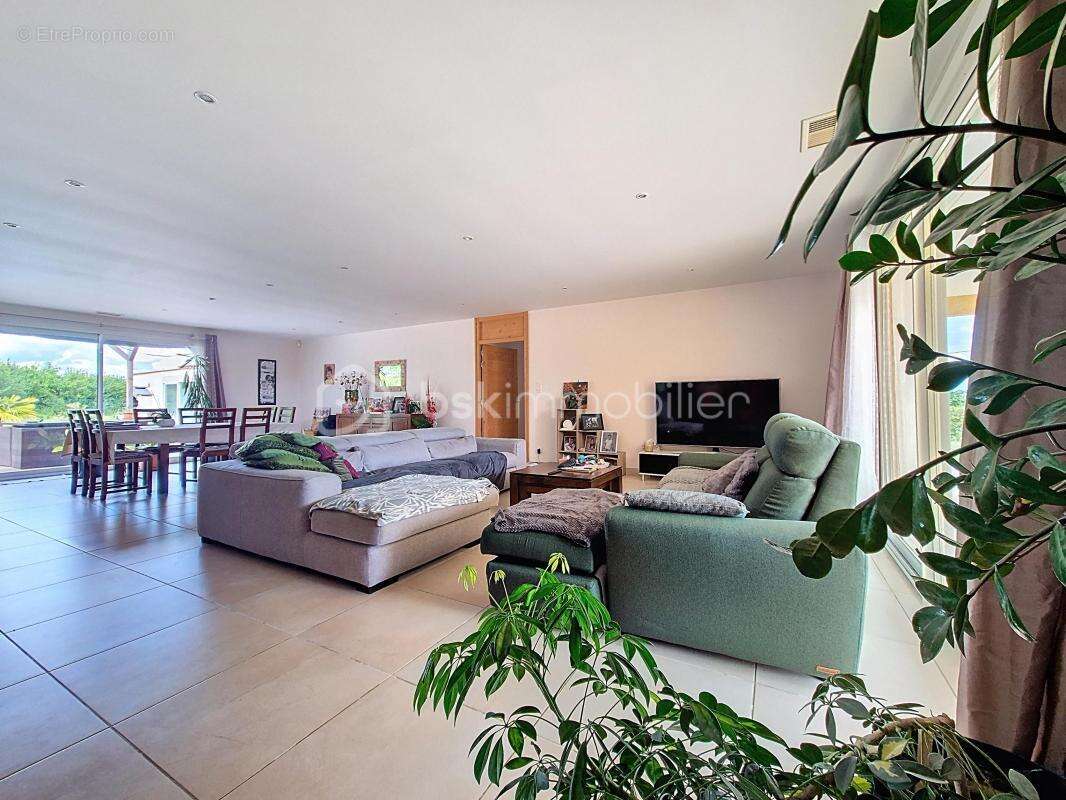 Villa contemporaine 216 m² avec piscine, suite parentale et espace professionnel – Bardigues - photo 5