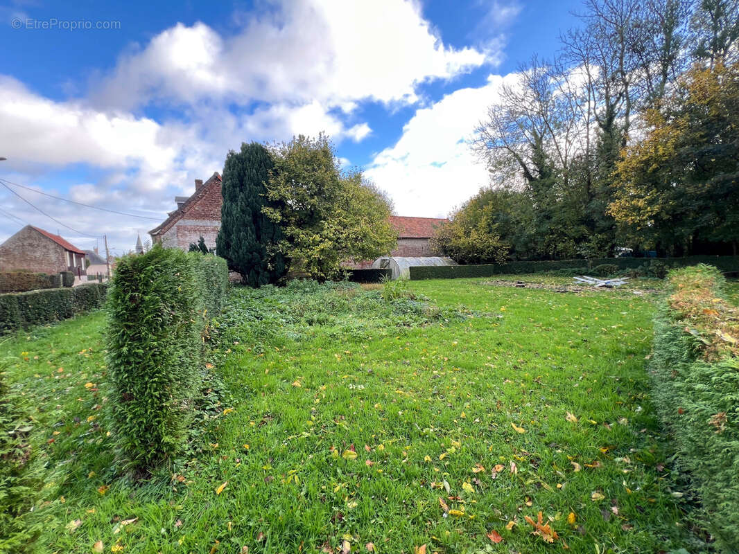 Terrain à BERNAVILLE