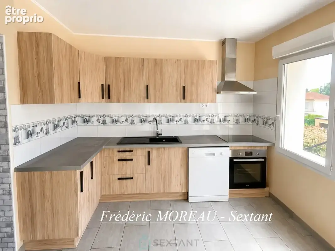 Sympathique maison de 85m2 sur Garage et Buanderie avec beau terrin de 800m2 piscinable - photo 3