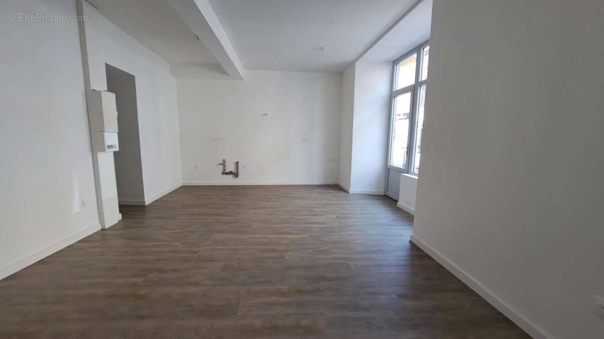 Appartement à SAINT-ETIENNE-DE-SAINT-GEOIRS