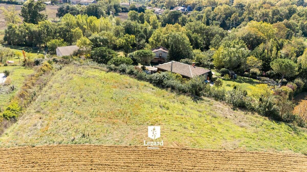 Terrain à SAINT-MICHEL-DE-LANES