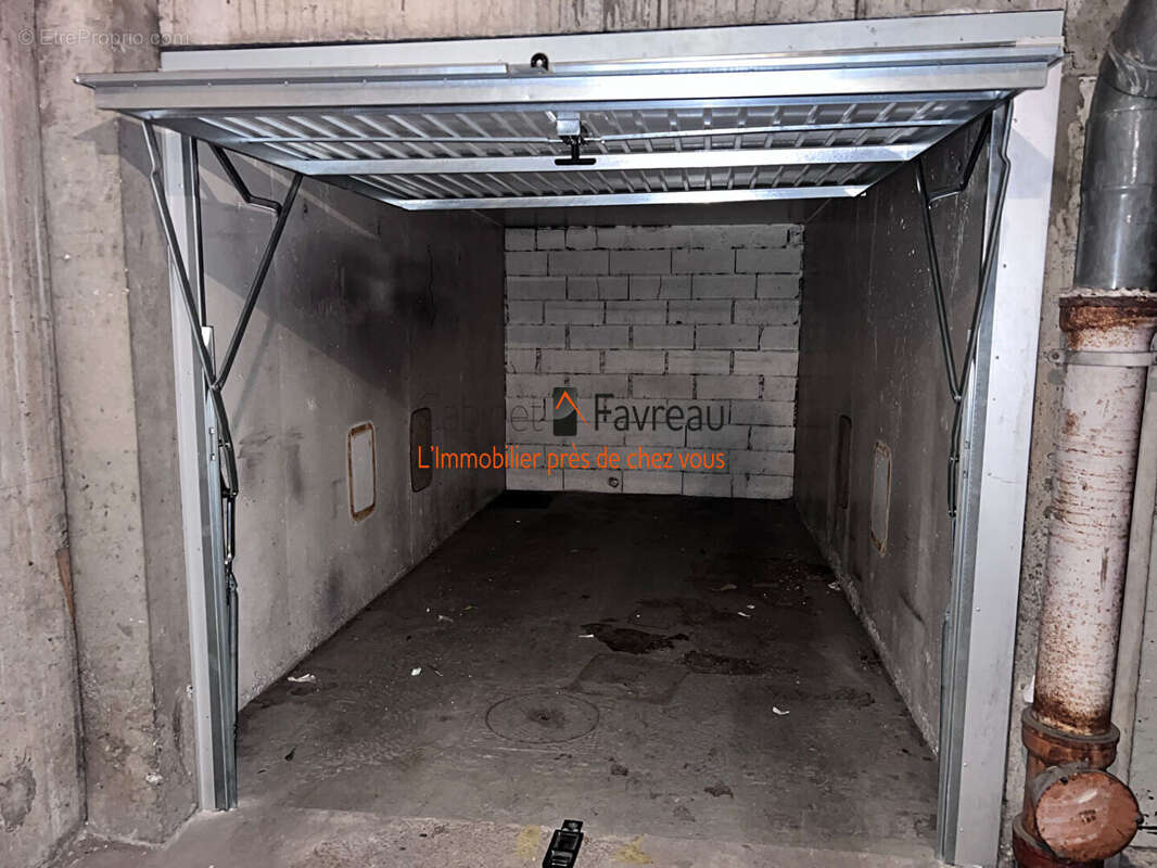 Parking à IVRY-SUR-SEINE