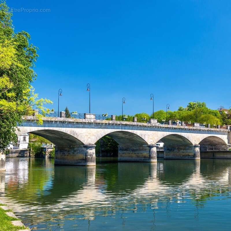 Appartement à COGNAC