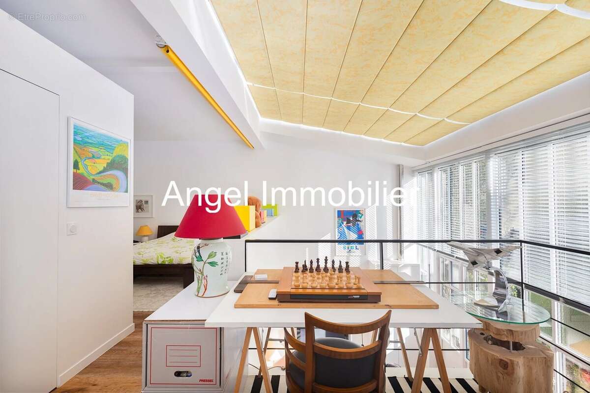 Appartement à PARIS-14E