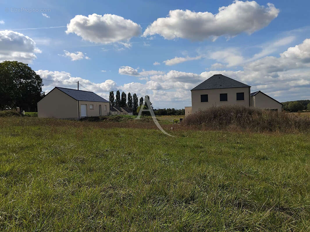 Terrain à LOURESSE-ROCHEMENIER