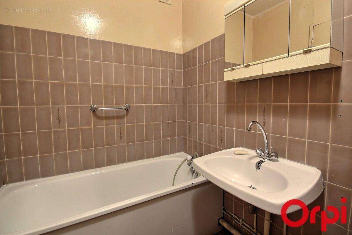 Appartement à MARSEILLE-11E