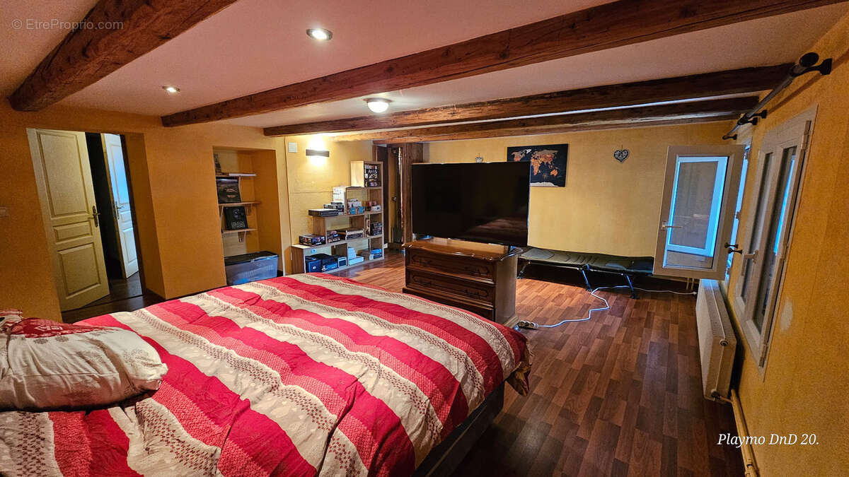 Champenay, commune de Plaine, spacieuse maison de caractère, rénovée, 192 m2, 4 chambres. - photo 38