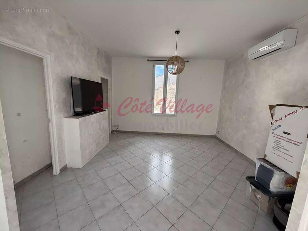 Maison à CUXAC-D&#039;AUDE