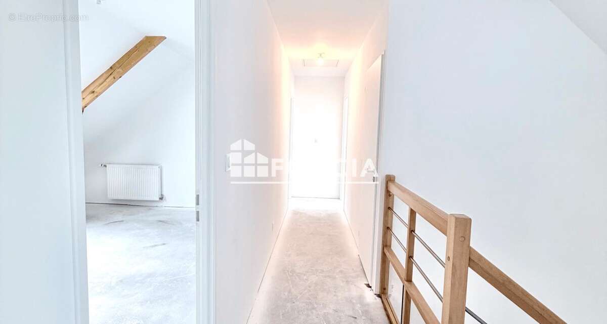 Maison neuve dans un lotissement à mettre à votre goût de 165.78m², 8 pièces, 6 chambres à La Flèche - photo 9
