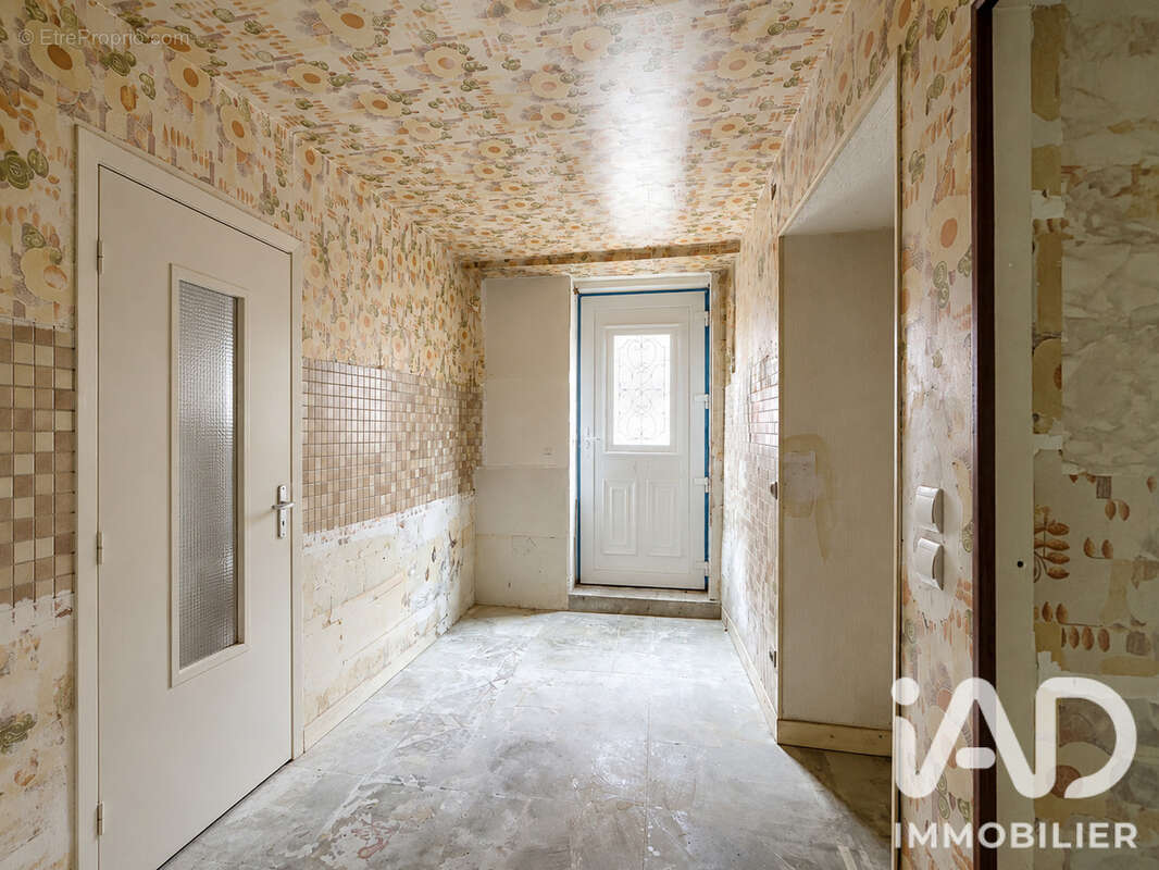 Maison 172 m² à Damery  - photo 8