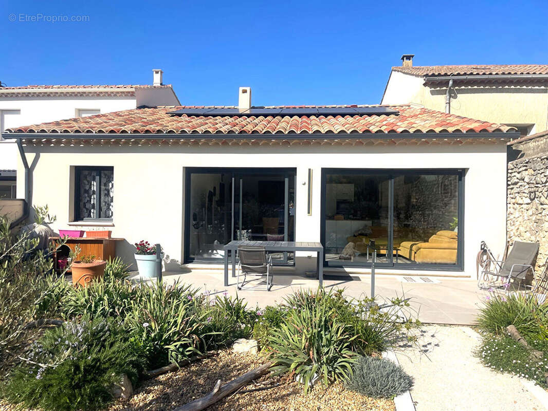 Maison à MORIERES-LES-AVIGNON