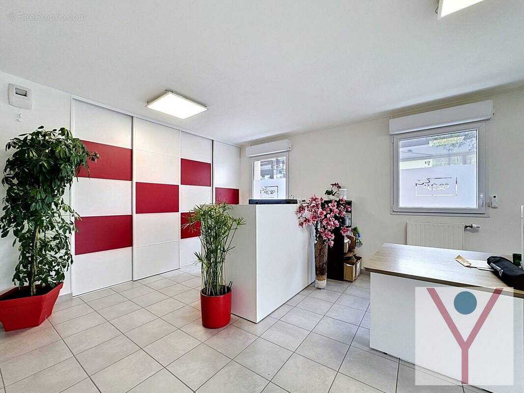Commerce à VILLARS-LES-DOMBES