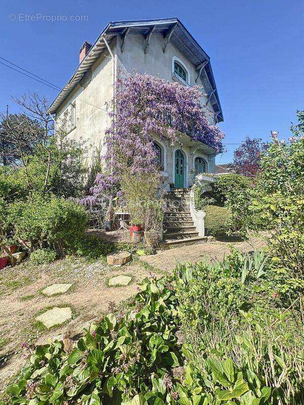 Maison à MONTIERCHAUME