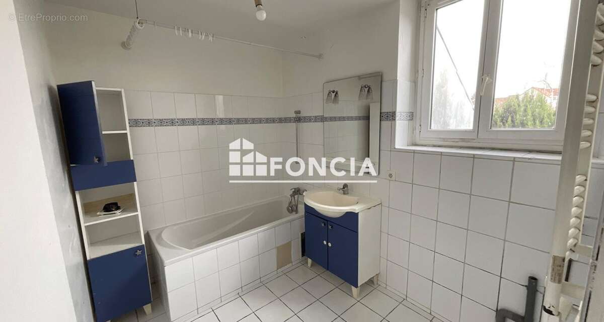 Plein cœur de Longjumeau, pour ce trois-pièces,en duplex, en intérieur de cour,proche de toutes les commodités, au calme et trés - photo 6