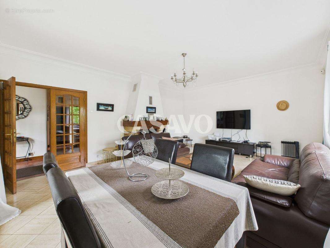 Maison à SARTROUVILLE