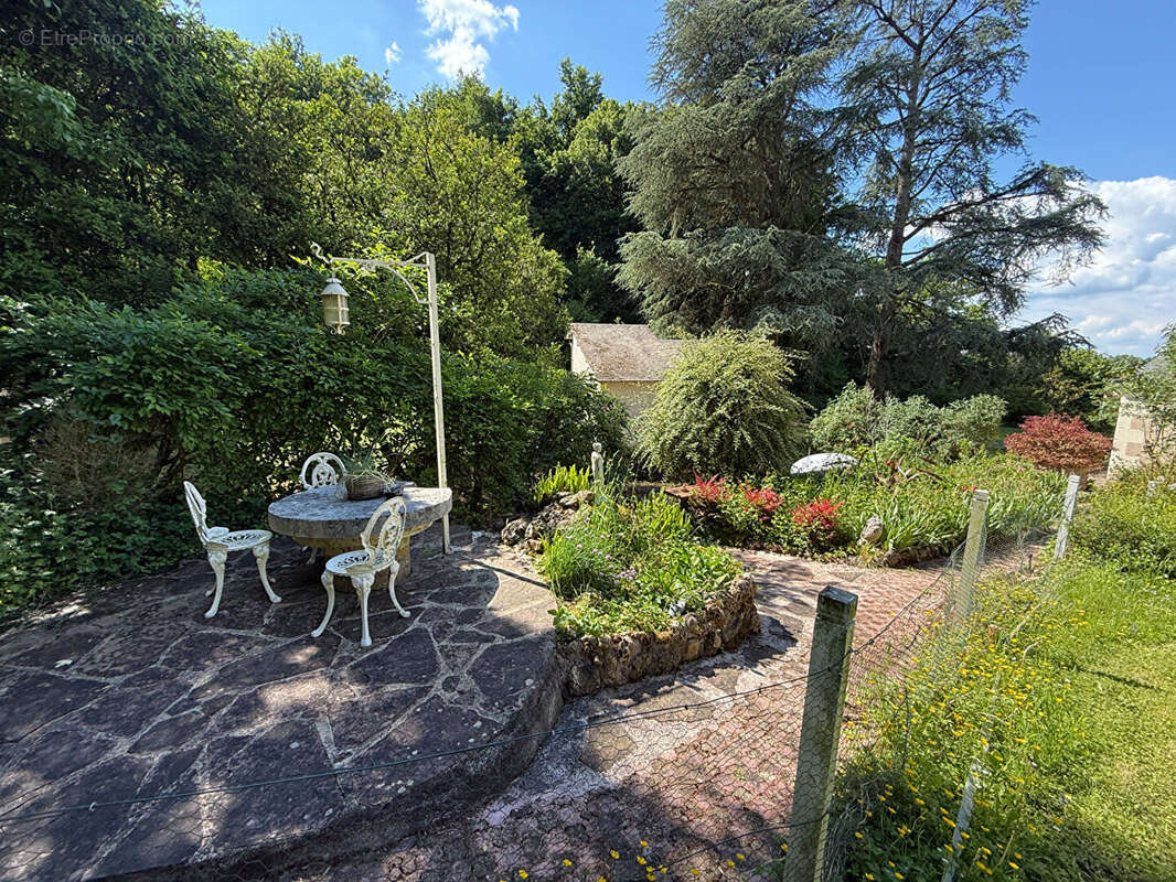 Maison à LA CHARTRE-SUR-LE-LOIR